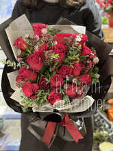 red roses valentine flower bouquet